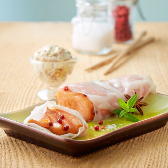 Halvstekt laks med fennikel og rosa pepper﻿